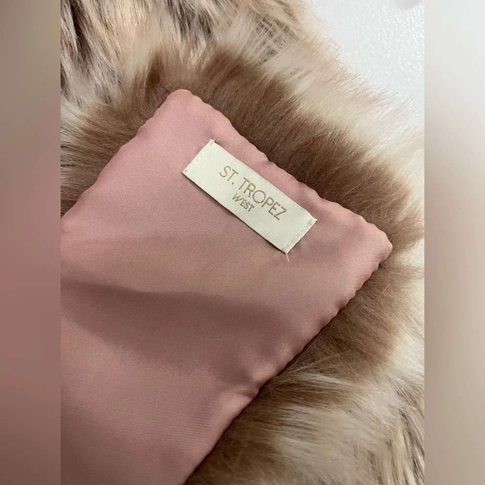 ST. TROPEZ WEST Faux Fur Old Rose Shawl Scarf